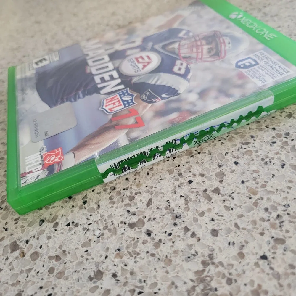 Madden NFL 17 (Microsoft Xbox ONE, 2016) Football - CIB Complete w/ Inserts.